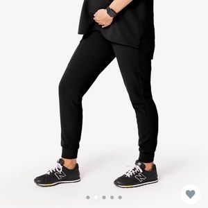 figs jogger maternity pants